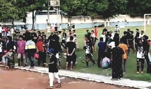 Nekat Gelar Kompetisi Saat Pandemi, Turnamen Sepakbola Ricuh di Sampang