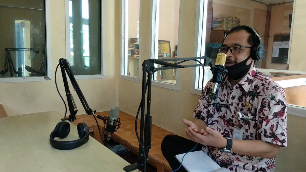 Dispendukcapil Sampang Edukasi Masyarakat Seputar KK - Salsabila FM