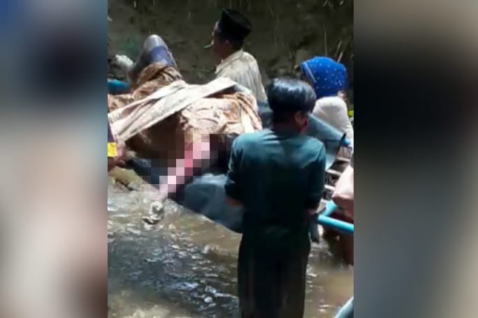 Penemuan Mayat di Sungai Robatal Sampang Gegerkan Warga