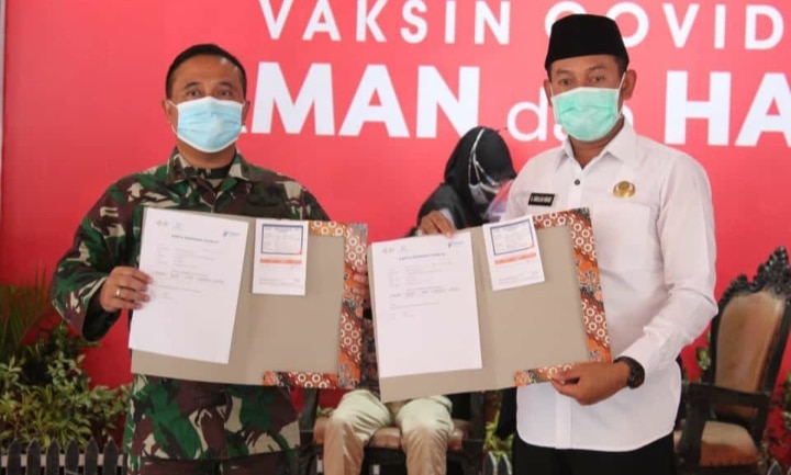 Wakil Bupati Sampang Bersyukur Menjadi Orang Pertama Yang Divaksin Covid-19