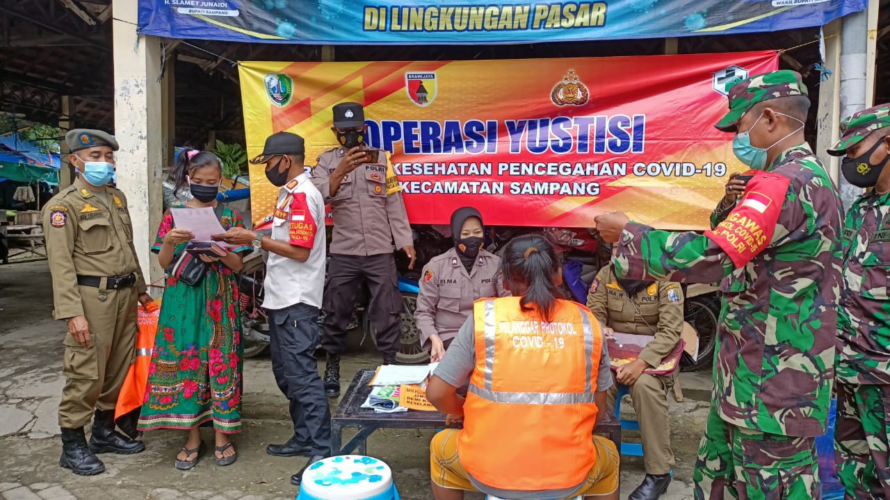 Satgas Covid-19 Sampang Giat Gelar Operasi Yustisi Protokol Kesehatan