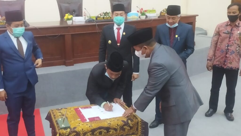 Berikan Jaminan Pada Petani, DPRD Sampang Sahkan Raperda Inisiatif
