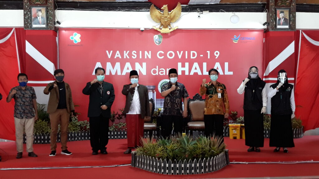 Fatwa MUI : Vaksinasi Covid-19 Tak Batalkan Puasa Ramadhan