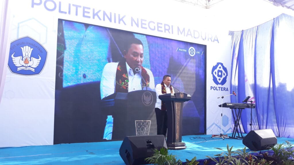 Berupaya Tingkat IPM Sampang, Poltera Resmikan Gedung Bengkel Konstruksi