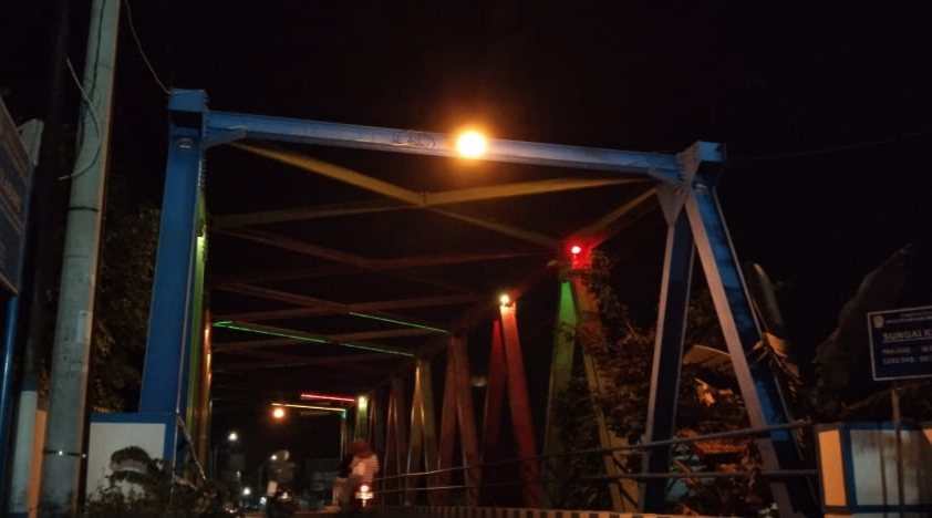 Rusak Sejak 2020, Lampu Hias Jembatan Jalan Makboel Hingga Kini Belum Menyala