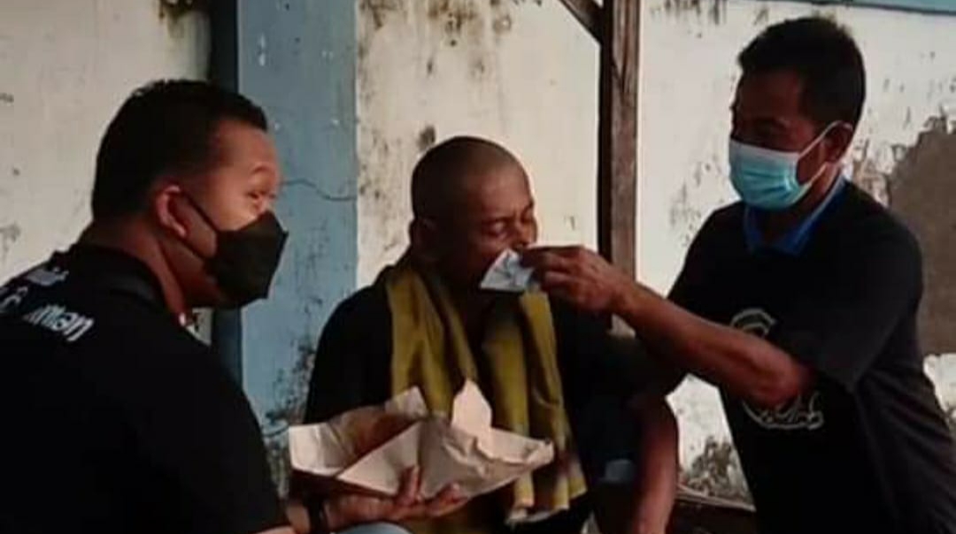 Kisah Guru SMP di Sampang Lakukan Aksi Kemanusiaan Bantu OT dan ODGJ