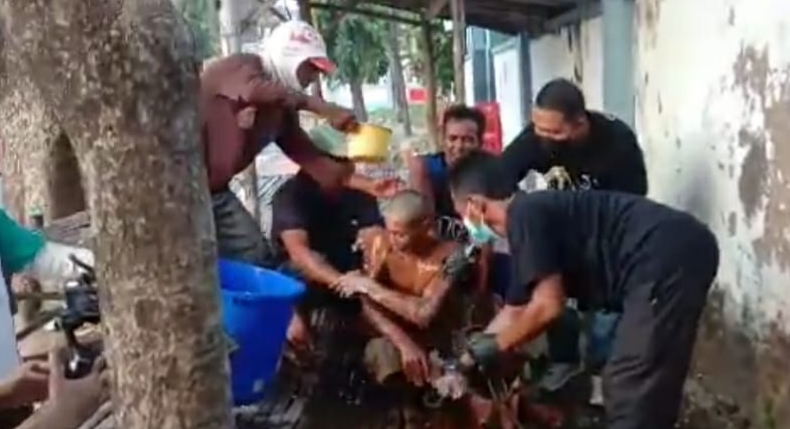 Kisah Guru SMP di Sampang Lakukan Aksi Kemanusiaan Bantu OT dan ODGJ