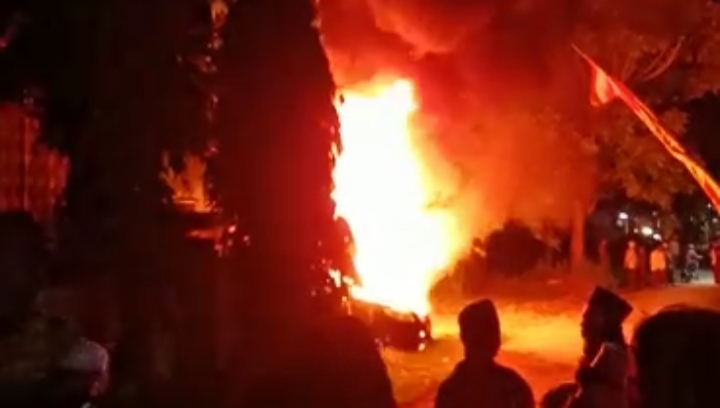 Mobil Operasional PWI Sampang Hangus Terbakar, Ini Sebabnya !