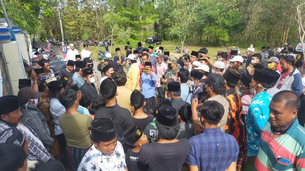 Pelayanan Lambat Hingga Meregang Nyawa, Puskesmas Jrangoan Sampang Didemo Warga