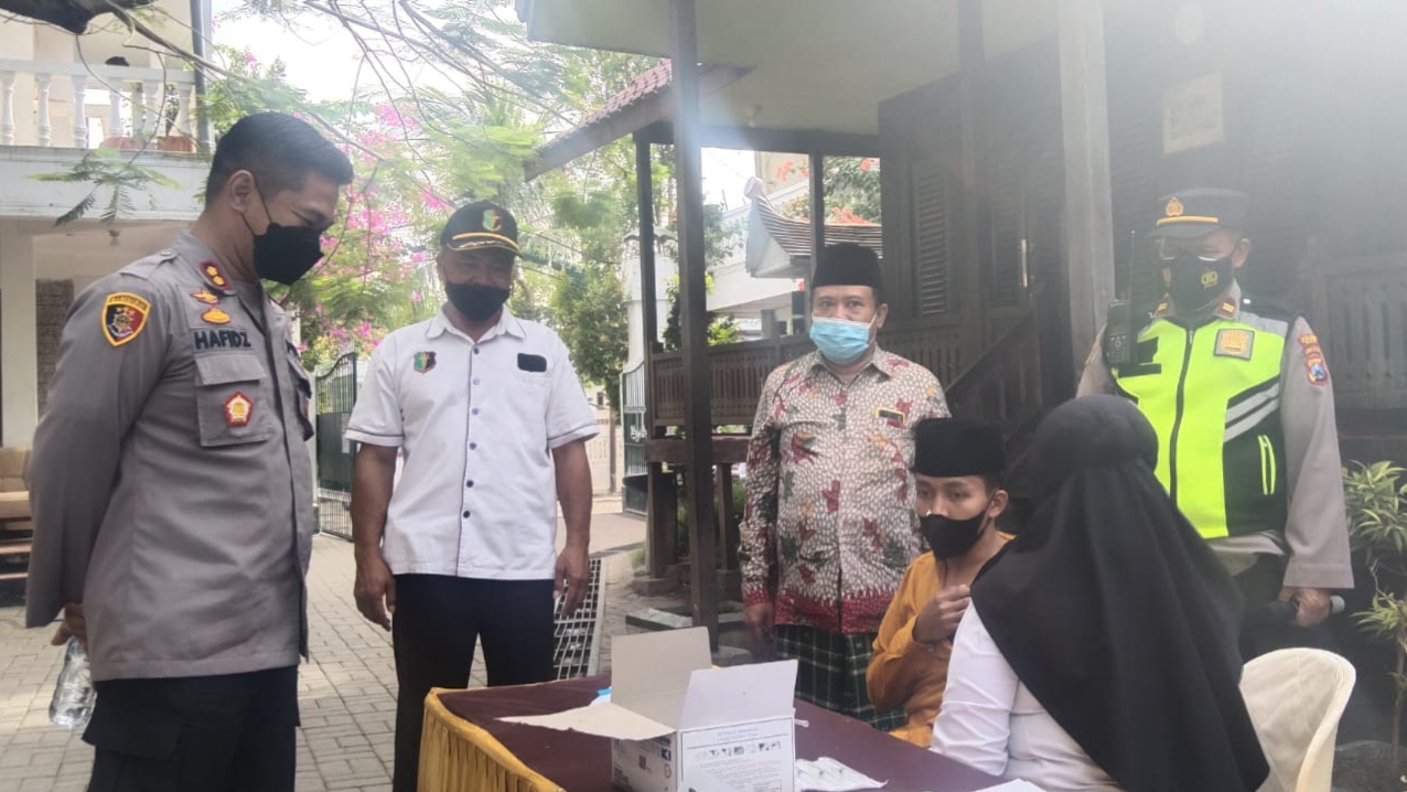 Proses Vaksinasi Covid-19 Mulai Menyisir Pondok Pesantren di Sampang