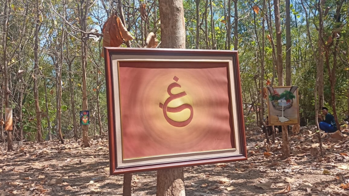 Perjalanan KH. Sholahur Robbani Sebagai Ketua Komunitas Perupa Sampang