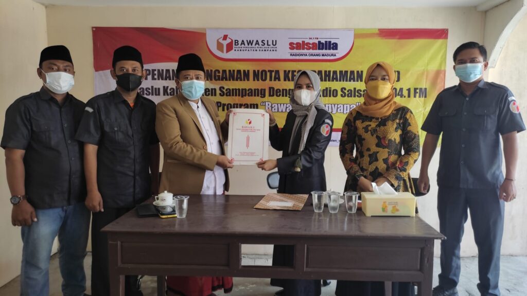 Bersama Radio Salsabila, Bawaslu Sampang Siap Edukasi Masyarakat Paham Demokrasi