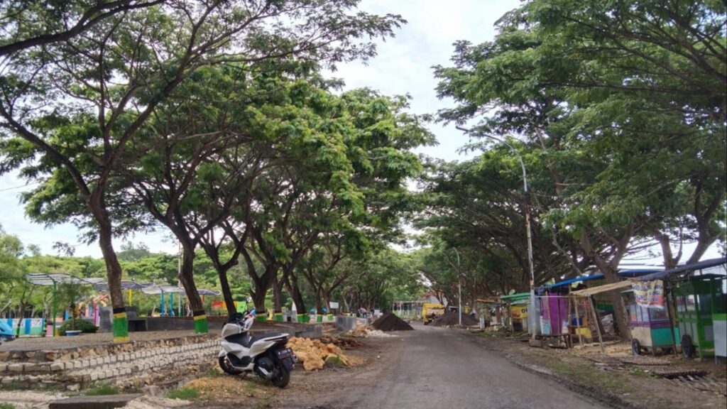 Taman Wiyata Bahari Mulai Dipenuhi Pedagang Kaki Lima