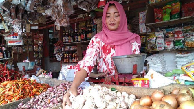 Harga Bawang Merah dan Putih Naik di Pasar Tradisional Sampang