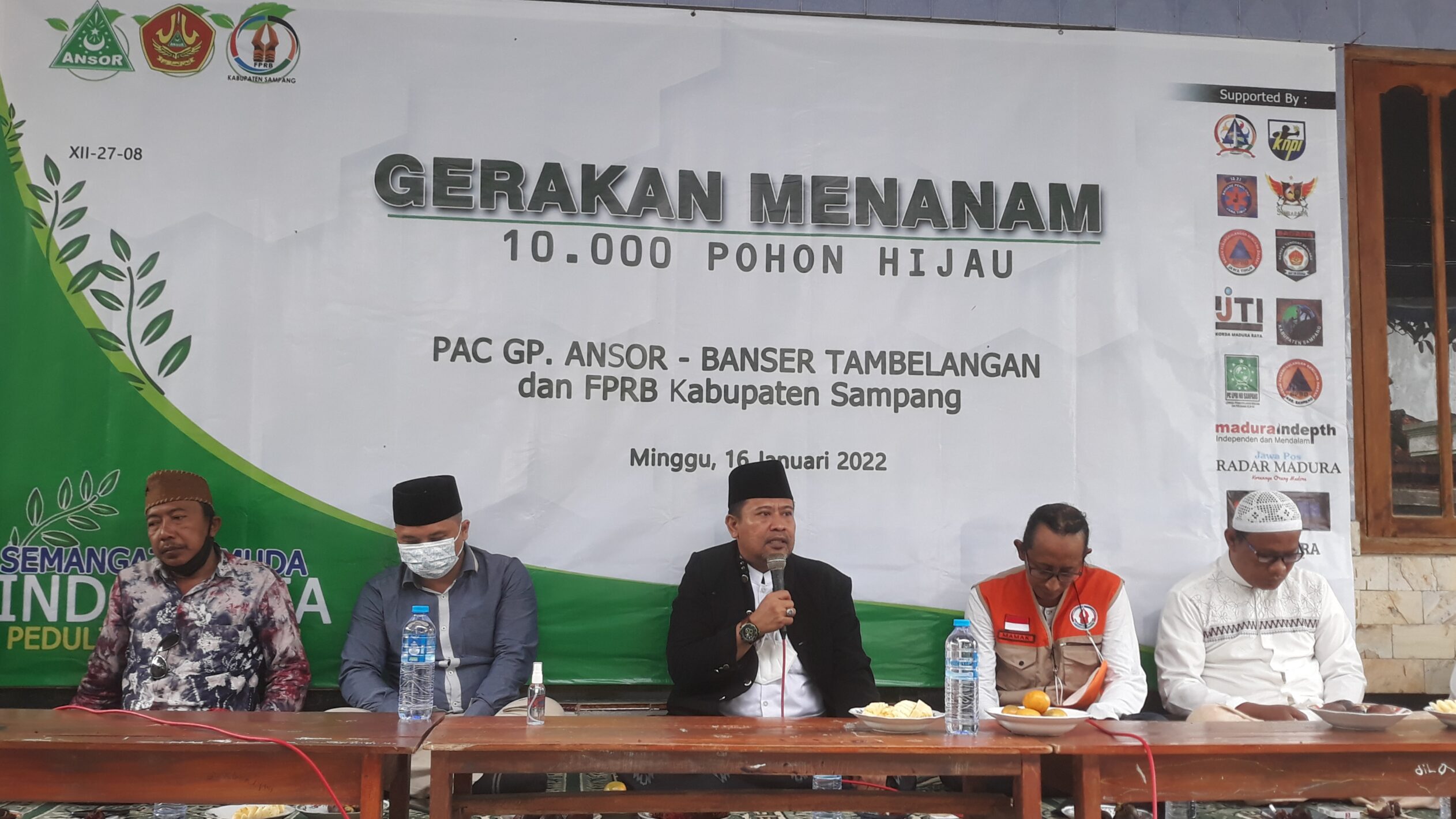 Ansor Banser Tambelangan Tanam 10 Ribu Pohon Bersama FPRB Sampang