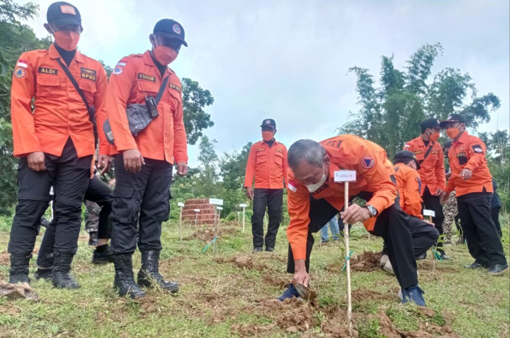 Tanam 23.000 Pohon, FPRB Sampang Tuai Banyak Apresiasi Berbagai Kalangan