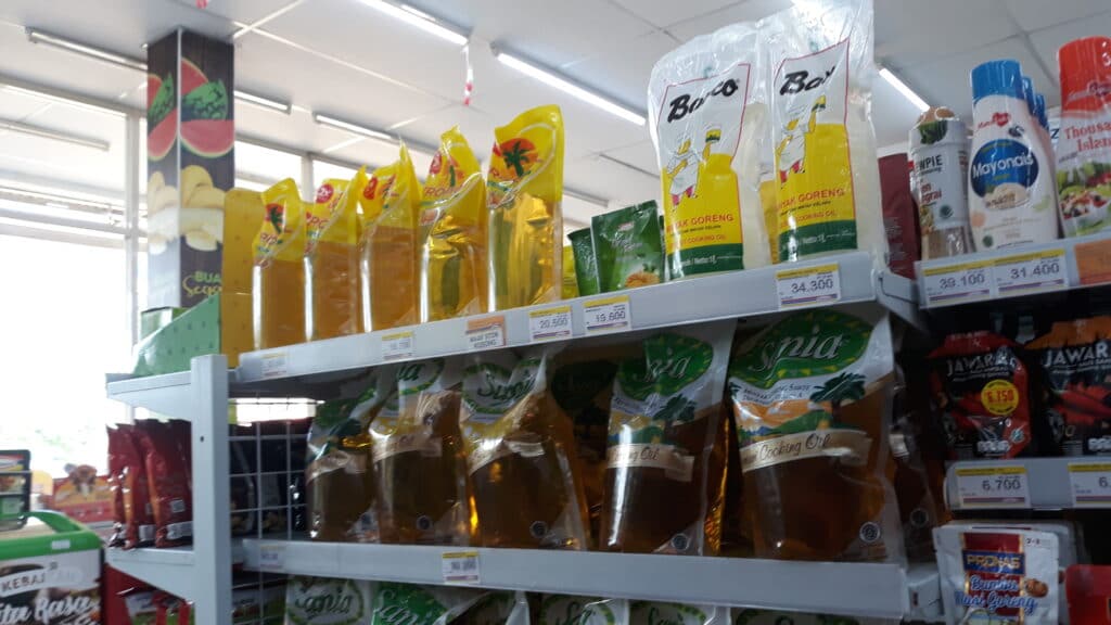 Minyak Goreng Rp 11.500/Liter Resmi Berlaku Hari Ini!