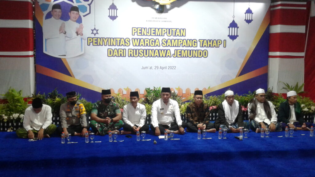 Puluhan Pengungsi Jemundo Pulang ke Kampung Halaman, Ini Harapan Bupati Sampang