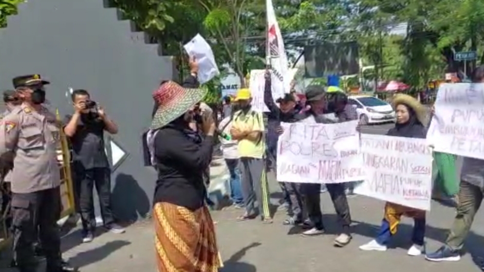 Gelar Demontrasi, Ketua MDW Tuntut Polres Sampang Usut Tuntas Mafia Pupuk