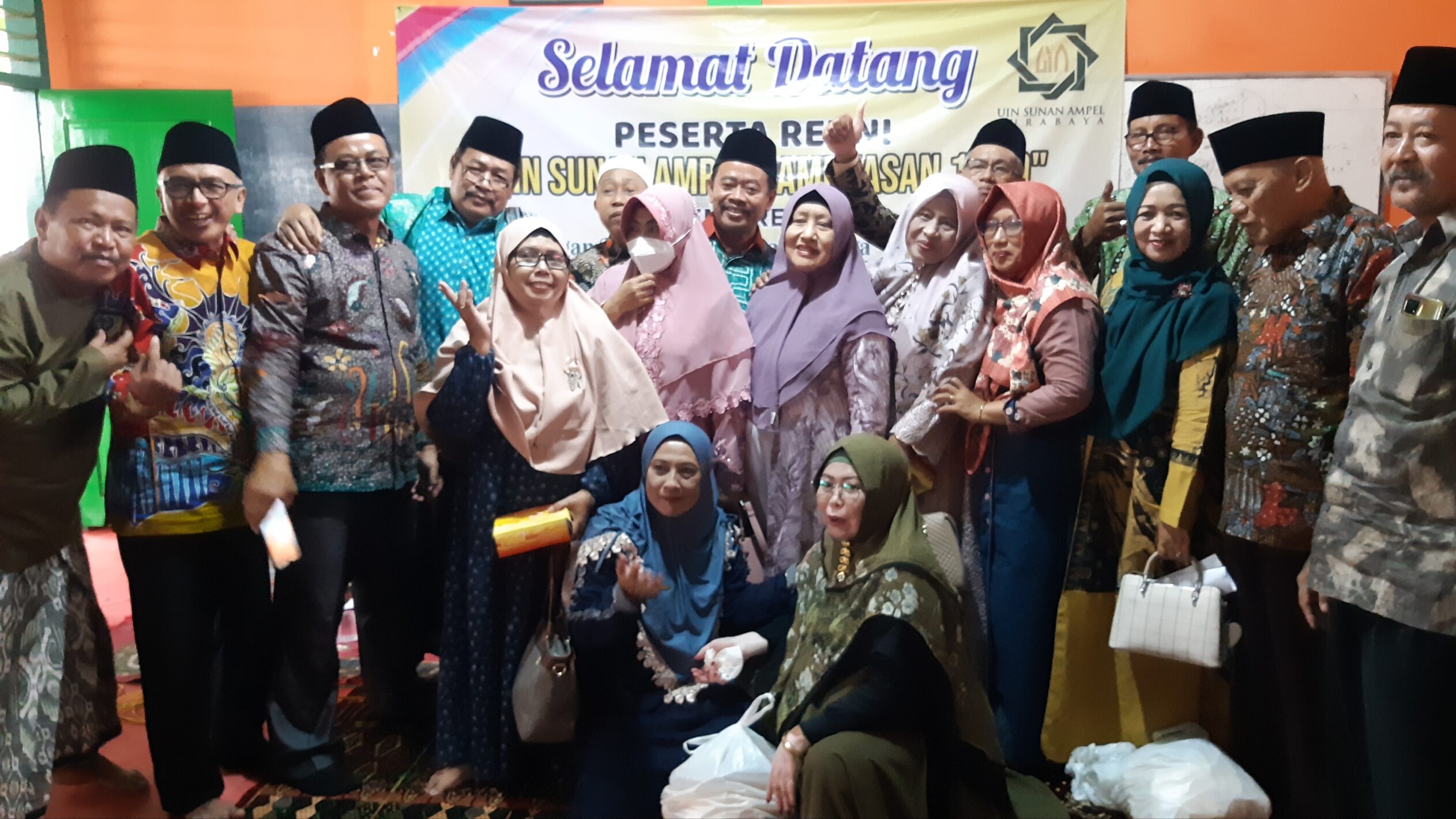 32 Tahun Tak Bertemu, Reuni IAIN Sunan Ampel Pamekasan 1990 Bahagia Bercampur Haru