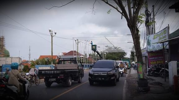 Lampu Hias Jembatan Panglima Sudirman Rusak, Target DLH Desember Selesai Perbaikan