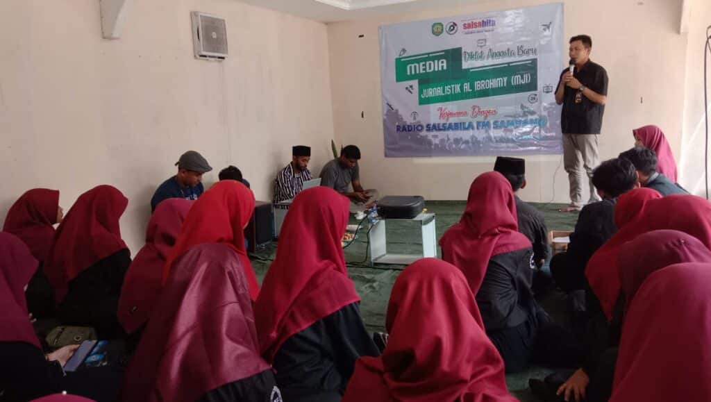 Bersama Radio Salsabila, Media MA Al- Ibrohimy Gelar Diklat Dasar Jurnalistik