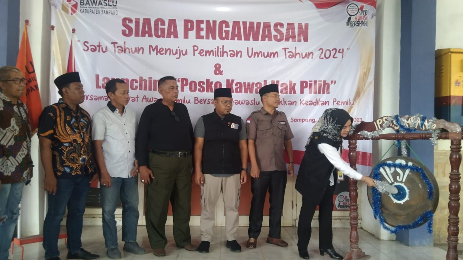 Apel Siaga Pengawasan dan Launching Posko Kawal Hak Pilih Bawaslu Sampang