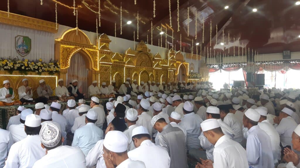 Dzikir Bersama Jamaah Al- Khidmah, Bupati: Ulama Umara Bersama Majukan Sampang