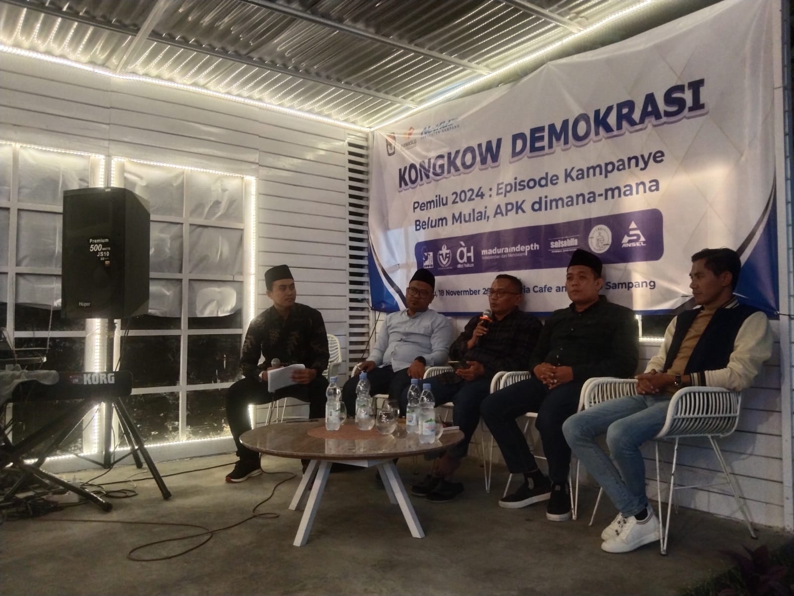 Kongkow Demokrasi 2, Netfid Sampang Angkat Tema “Kampanye Belum Mulai, APK di Mana-Mana”