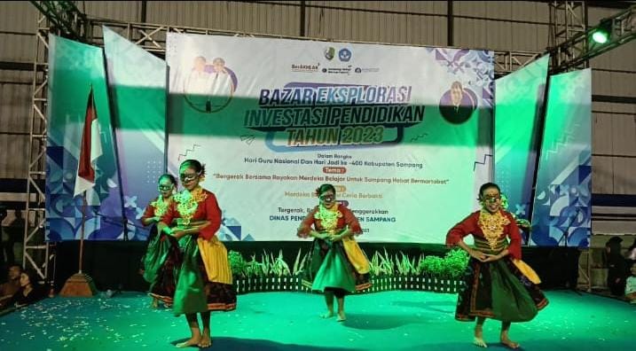 Yayasan Al-Muawanah Persembahkan Tari Topeng Gethak Meriahkan HGN dan Harjad Sampang