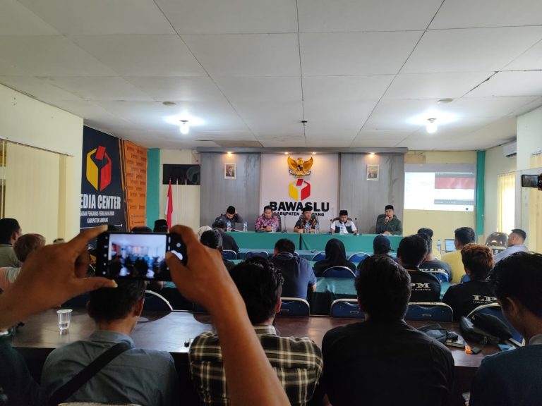 Bawaslu Sampang Gandeng Pers dan LSM Awasi Pemilu 2024