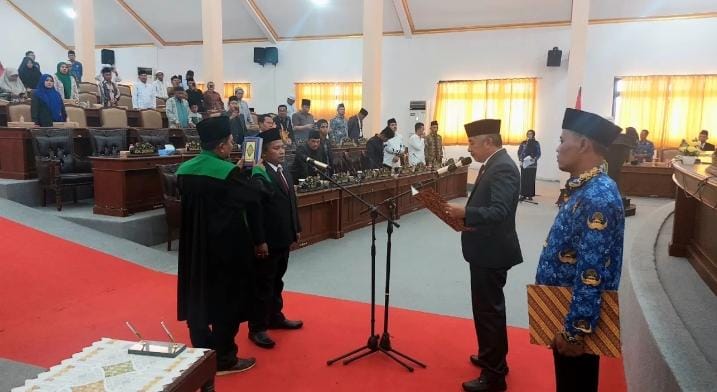 Ulul Albab Dilantik Sebagai PAW Anggota DPRD Kabupaten Sampang