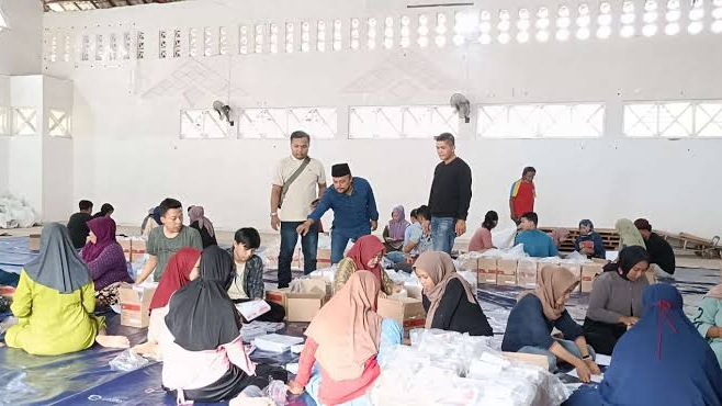 KPU Sumenep Kerahkan 300 Pekerja Sortasi Surat Suara