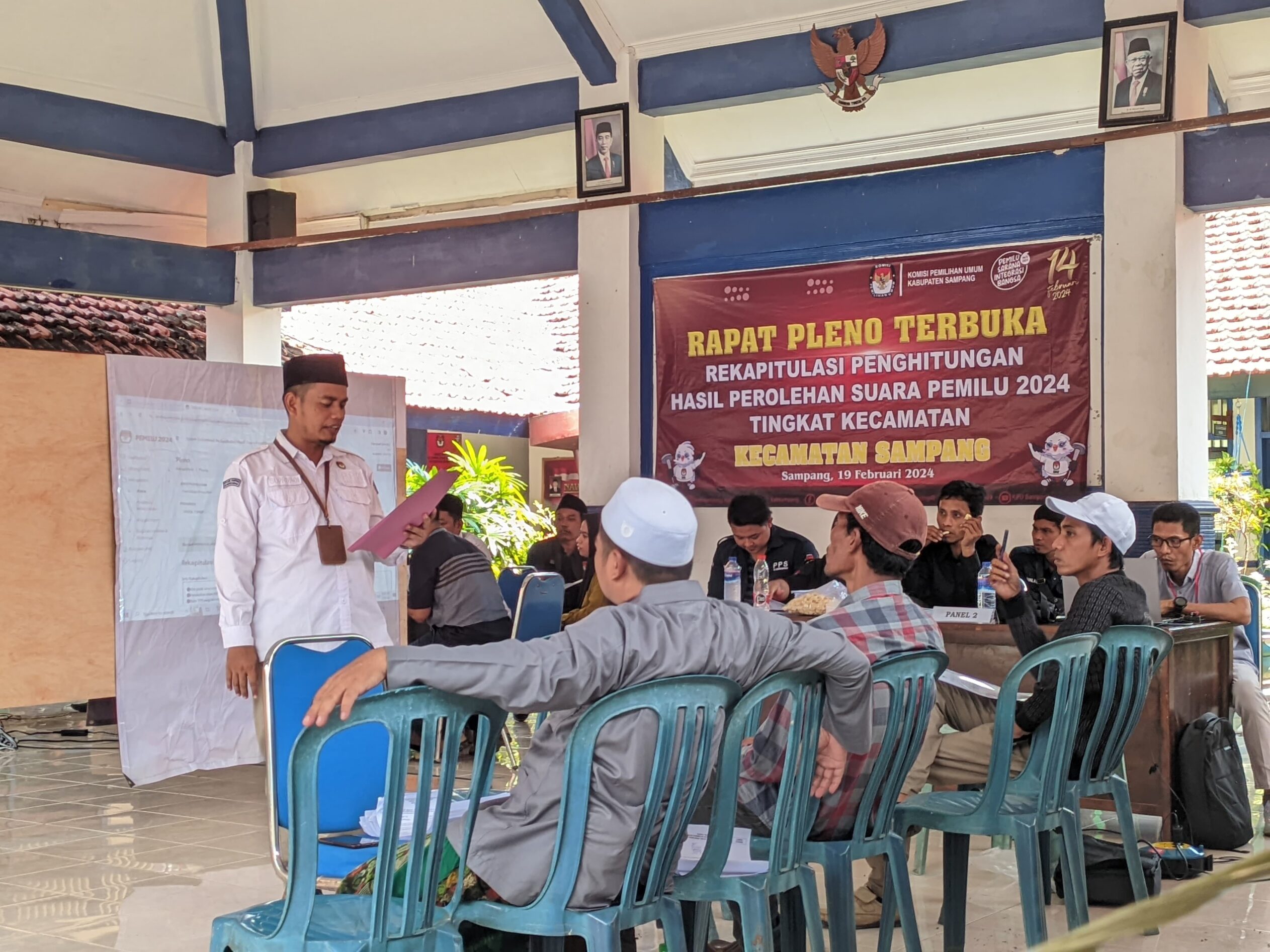 PPK Sampang Gelar Rapat Pleno Rekapitulasi Perhitungan Perolehan Suara Pemilu 2024