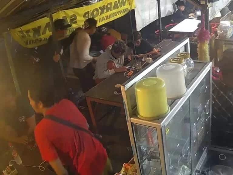 Polisi Tangkap Dua Pelaku Judi Slot di Warkop Sampang