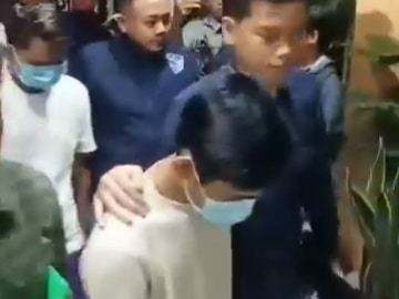 Polda Jatim Tangkap Sutradara, Juru Kamera dan Pemain Film Guru Tugas 2