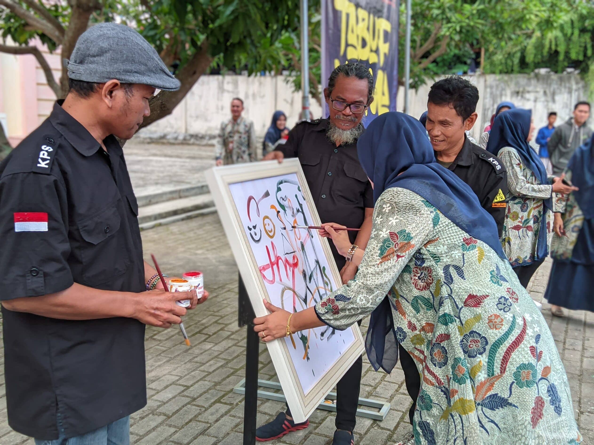 Gelar Pameran di STIKes, KPS Target Jadikan Sampang Barometer Perkembangan Seni
