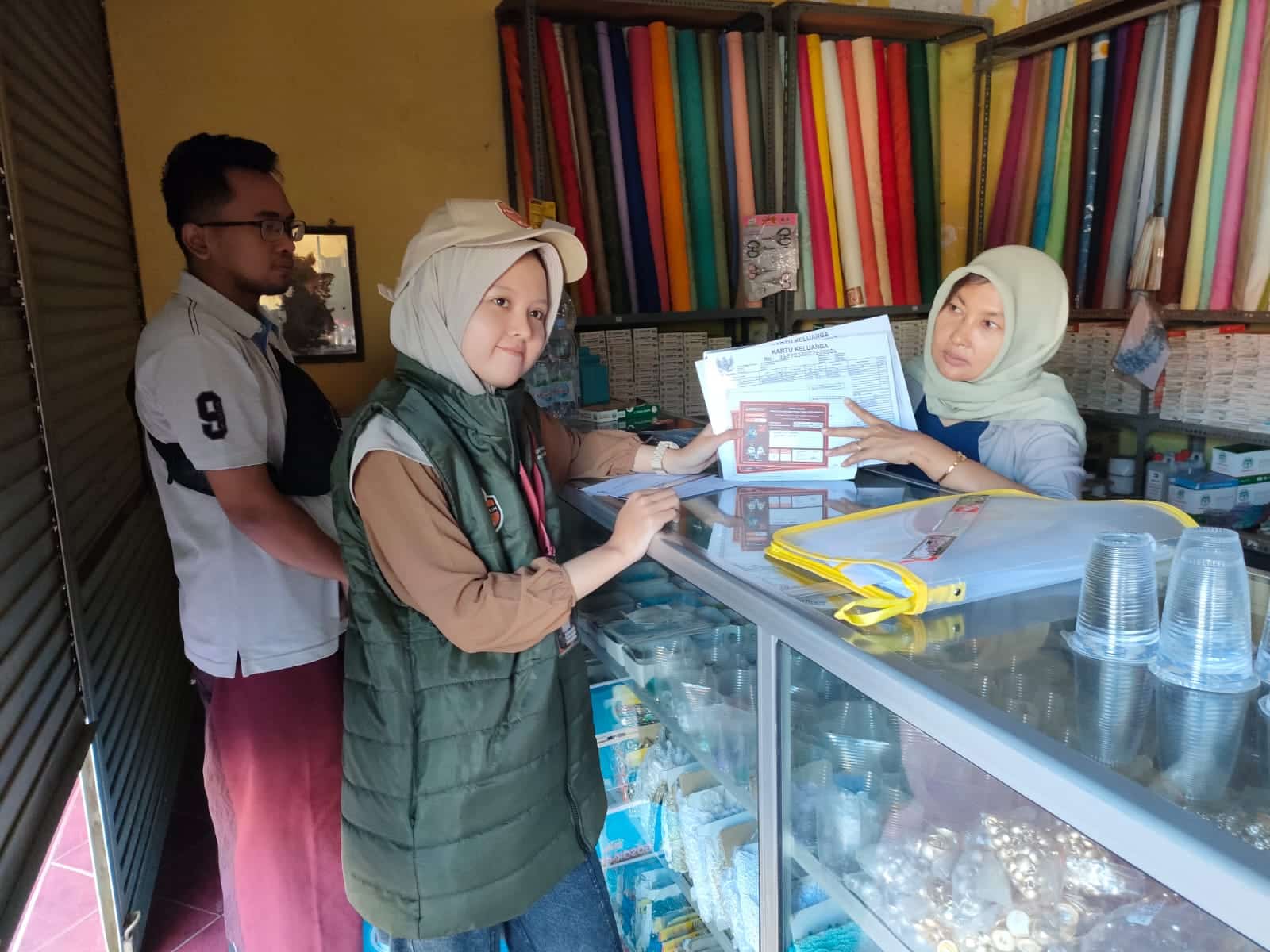 Terkendala Jaringan, Pantarlih Sampang Sulit Input Data Aplikasi E-coklit