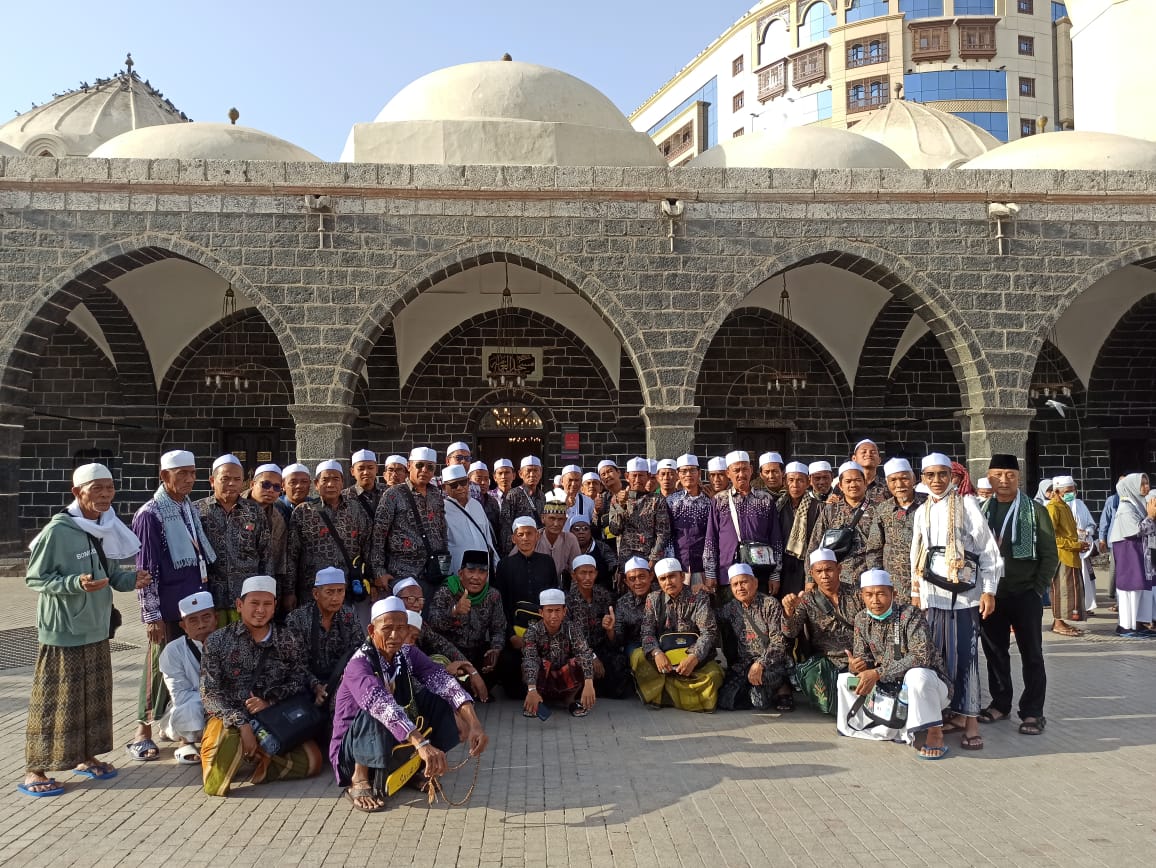 Masuk ke Raudhah Madinah, Jemaah Haji Wajib Gunakan Tasreh dan Pakaian Batik Resmi
