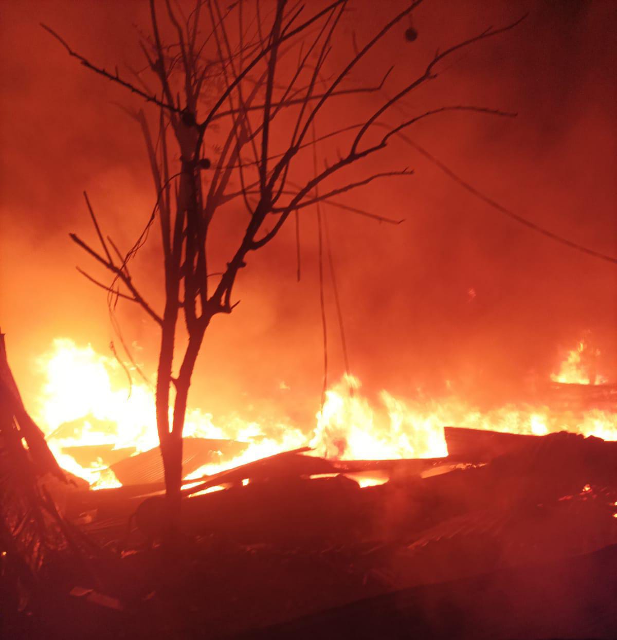 Ini Penyebabnya Kebakaran Gudang Rongsokan di Sampang