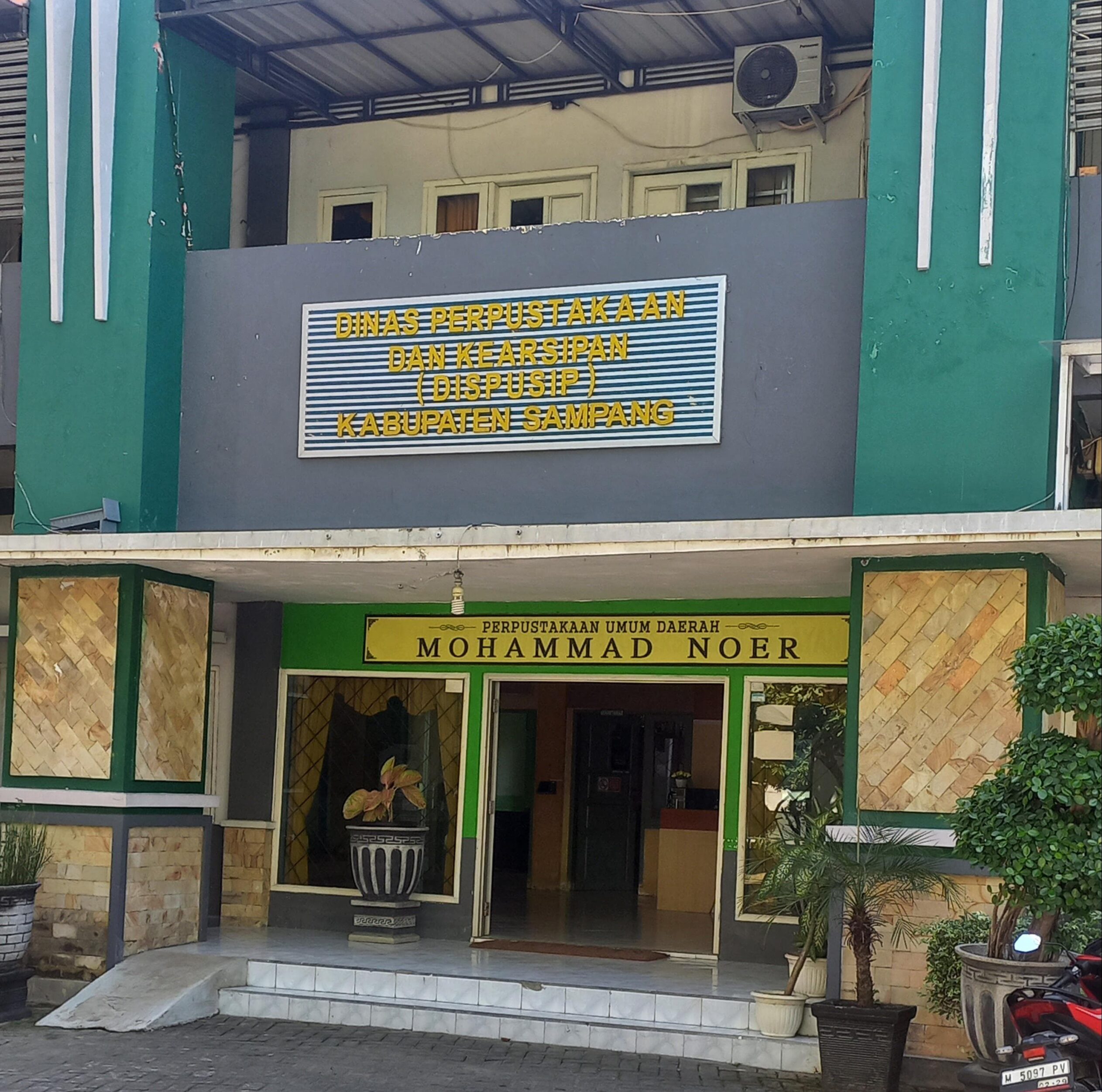 Dispusip Sampang Salurkan 1000 Buku Bacaan ke TBM di Desa