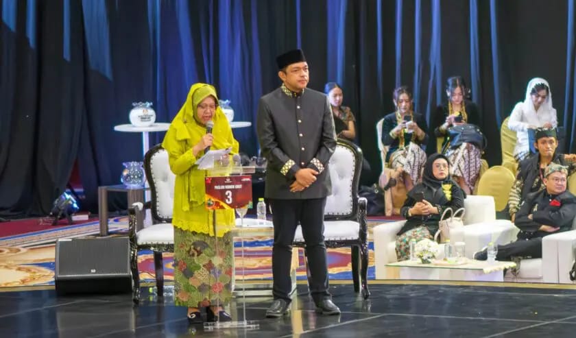 Risma-Gus Hans Tawarkan ‘Jatim Resik’ di Debat Perdana Pilgub Jatim