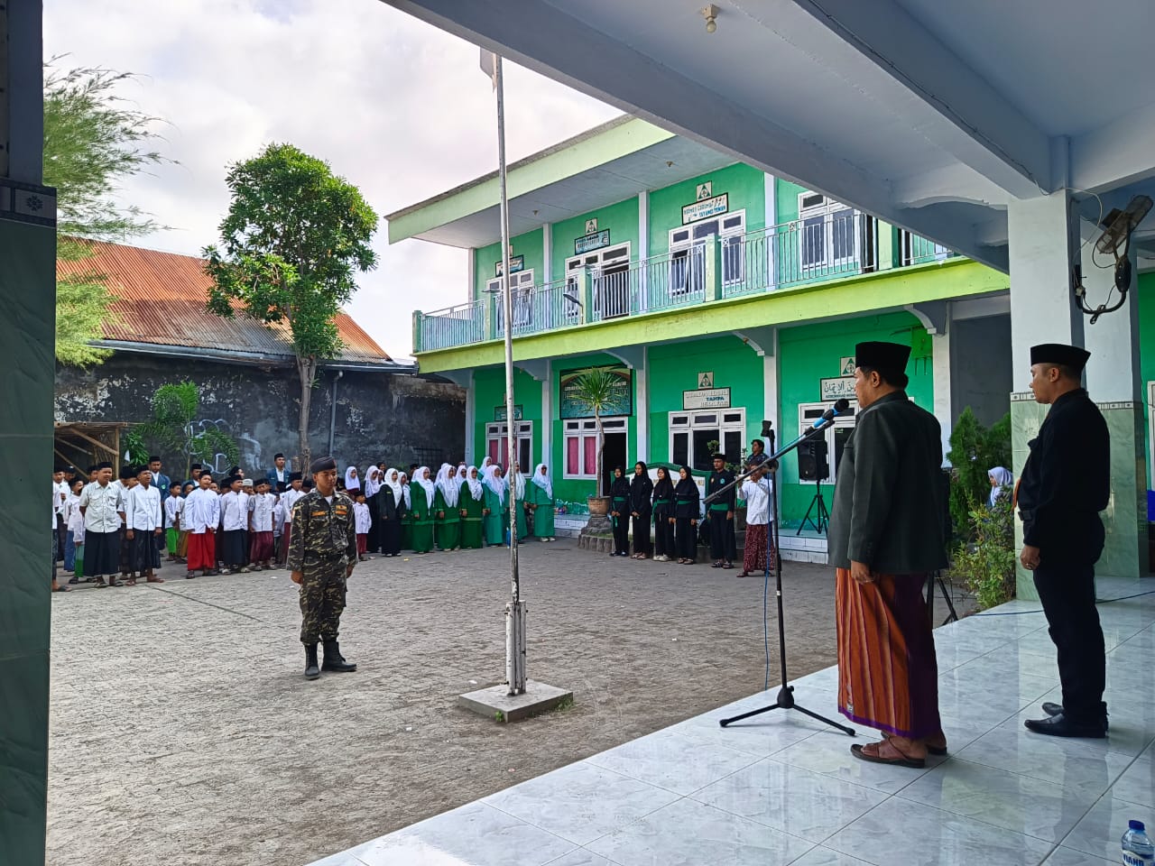 Gelar Apel HSN 2024, PCNU Sampang Harapkan Santri Terus Berkontribusi pada NKRI