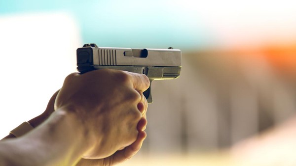 Pria di Sumenep Todongkan Pistol ke Sopir Ambulans