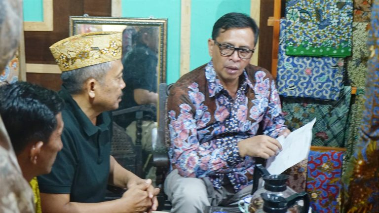 Dikenal Nasional, Batik Pamekasan Kini Jadi Seragam Sekretaris DPRD se-Indonesia