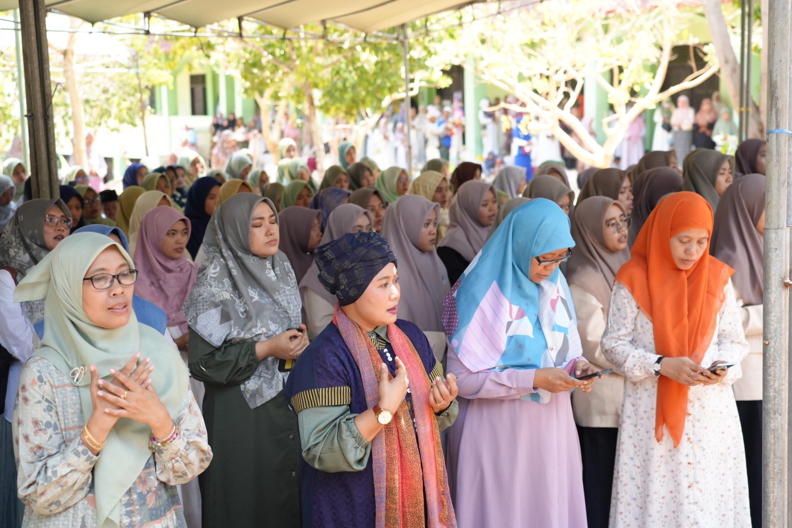 Hadir ke Ponpes Annuqayah, Cagub Luluk Optimis Raih 55 Persen Suara di Sumenep