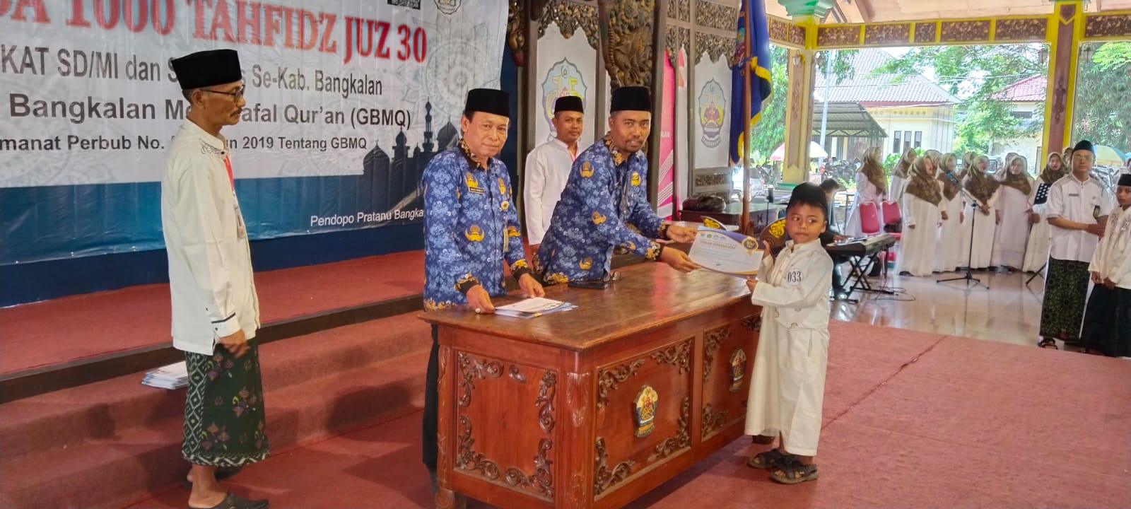 Disdik Bangkalan Wisuda 1.000 Tahfidz Al-Qur’an