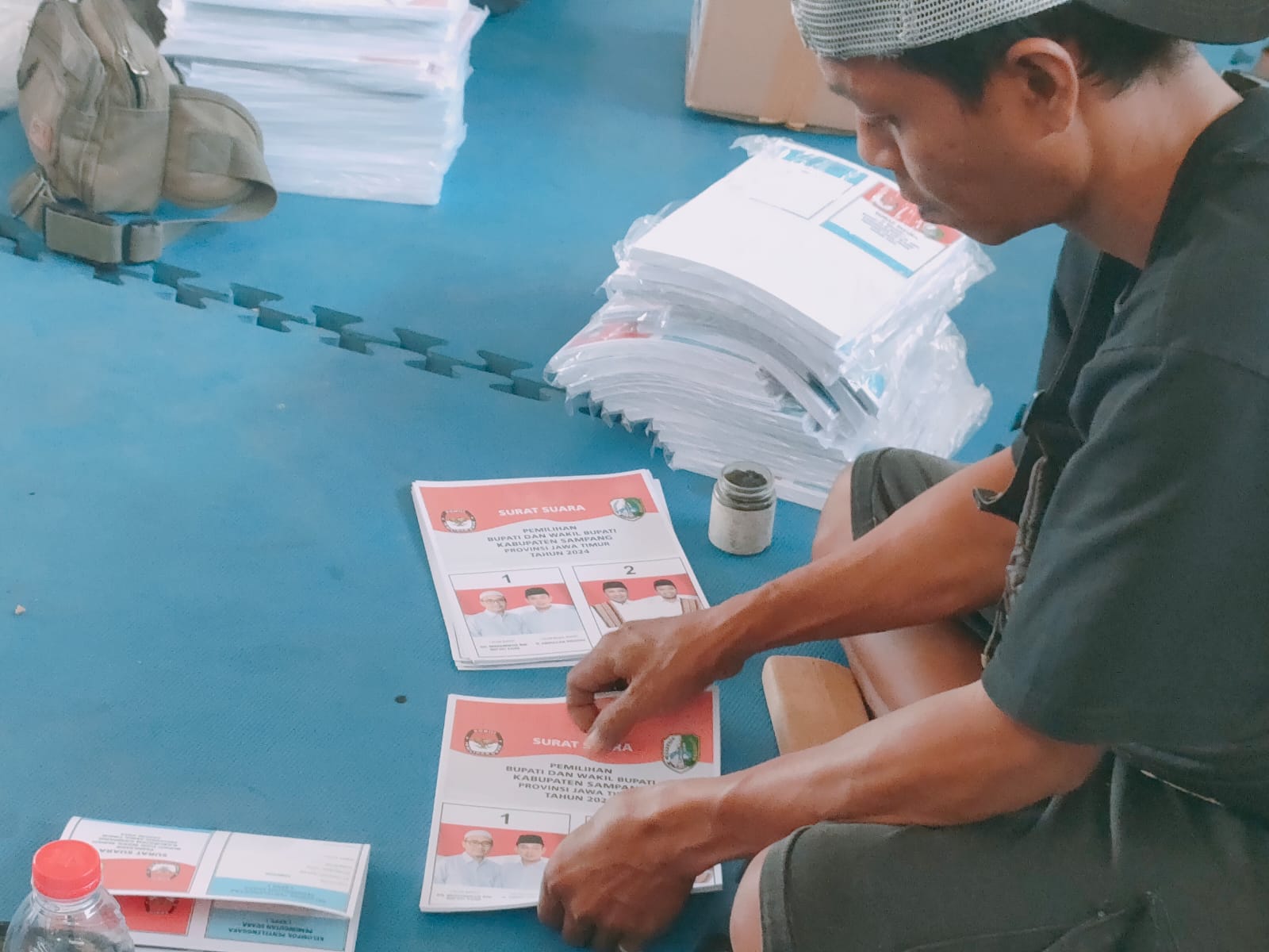 Bawaslu Sampang Temukan Ribuan Surat Suara Rusak dan Kurang