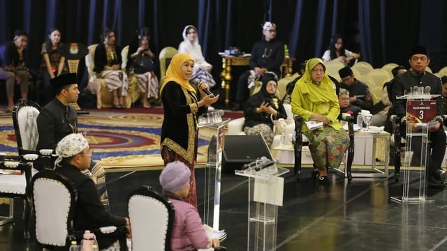 Khofifah Pamer Dapat 738 Penghargaan di Debat Pilgub Jatim