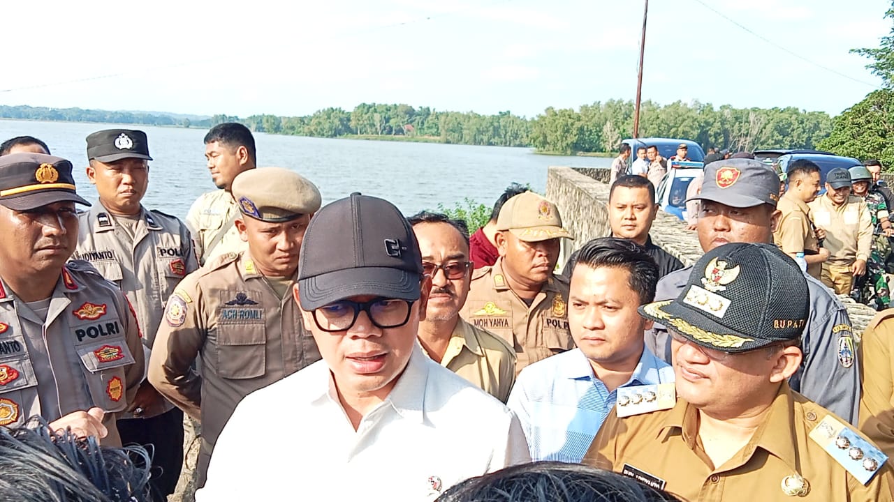 Wamendagri Bima Arya Tinjau Waduk Klampis Sampang